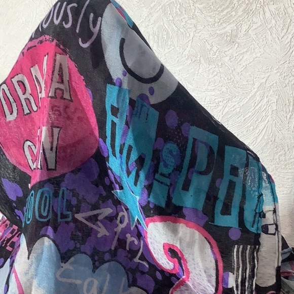 Lightweight summer spring scarf in Colorful Graphic - Drama Queen - seriously - Picture 3 of 4